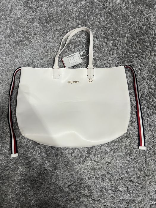 Geanta de mana Iconic Tommy Hilfinger