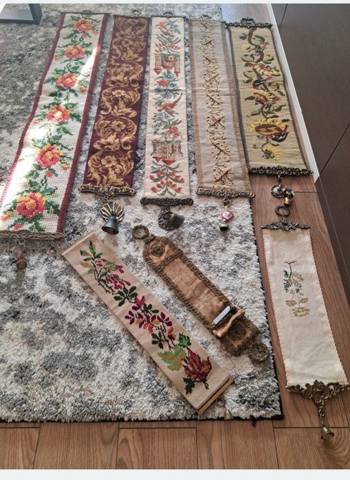 Riboane / peretare ușă cu clopoțel.