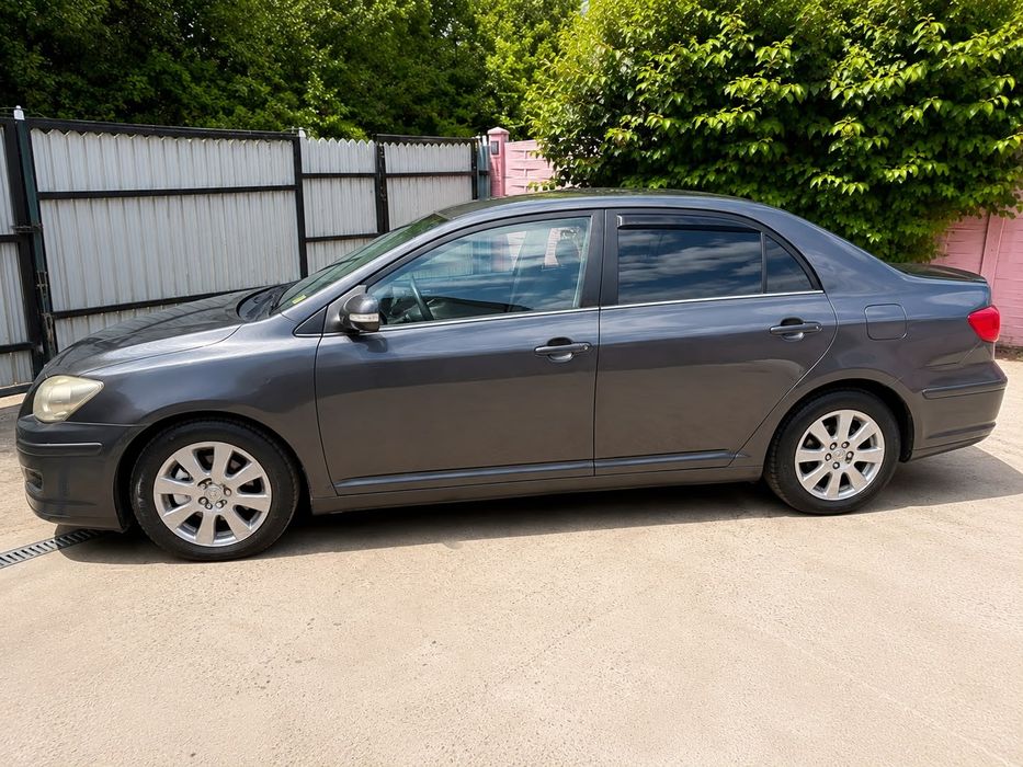 toyota avensis