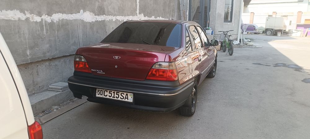Срочно сотилади нексия