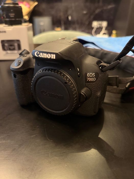 Canon EOS 700D + Kit complet foto/video