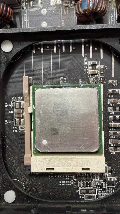 Материнская плата MSI