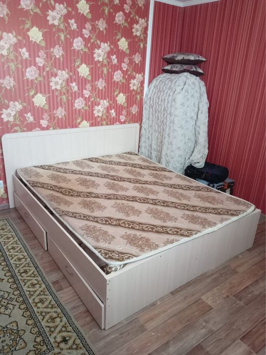 Кровать двухспальная