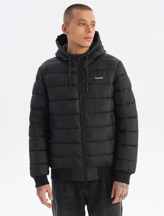 Стеганая дутая куртка с капюшоном/пуховик на синтепоне