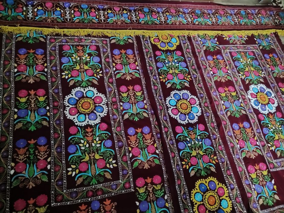 Suzana vilur toʻq qizil  rang