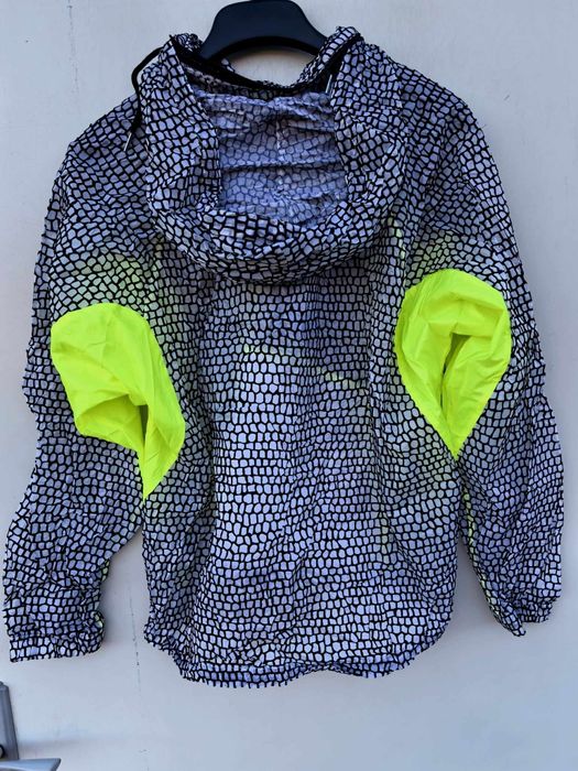 Adidas уникална дамска горница тип ветровка нова МL размер