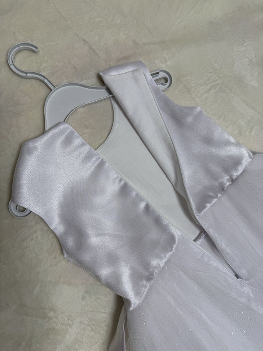 Нарядное платье для девочки р. 116-122