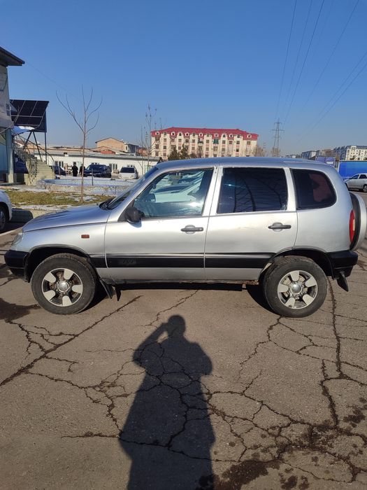 Chevrolet niva sotiladi