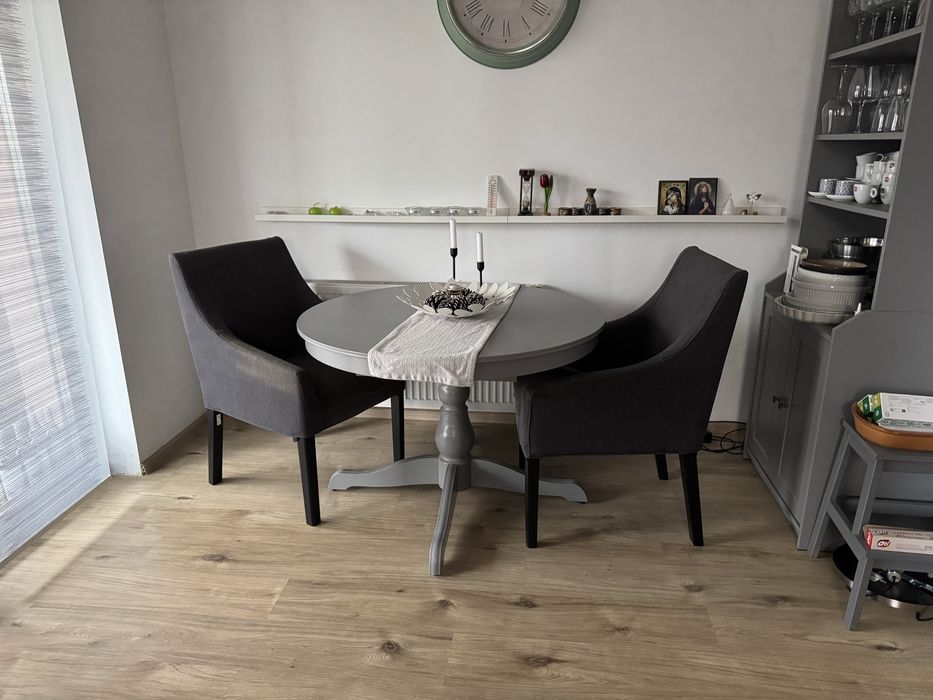 De vanzare 4 scaune (cu husele aferente), SAKARIAS