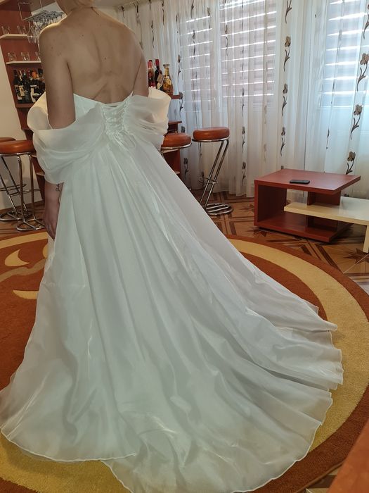 Rochie de mireasa noua