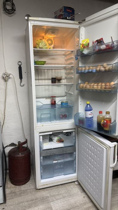 Продаю холодильник беко