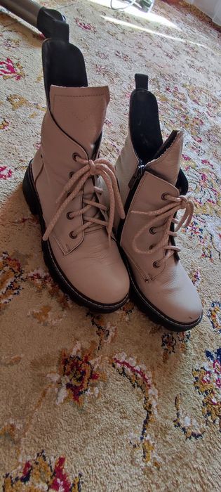 Женские кожаные ботинки