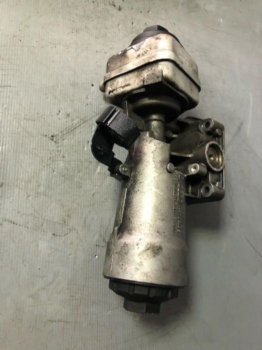 caracasa filtru ulei 1.9 tdi  vw golf 5