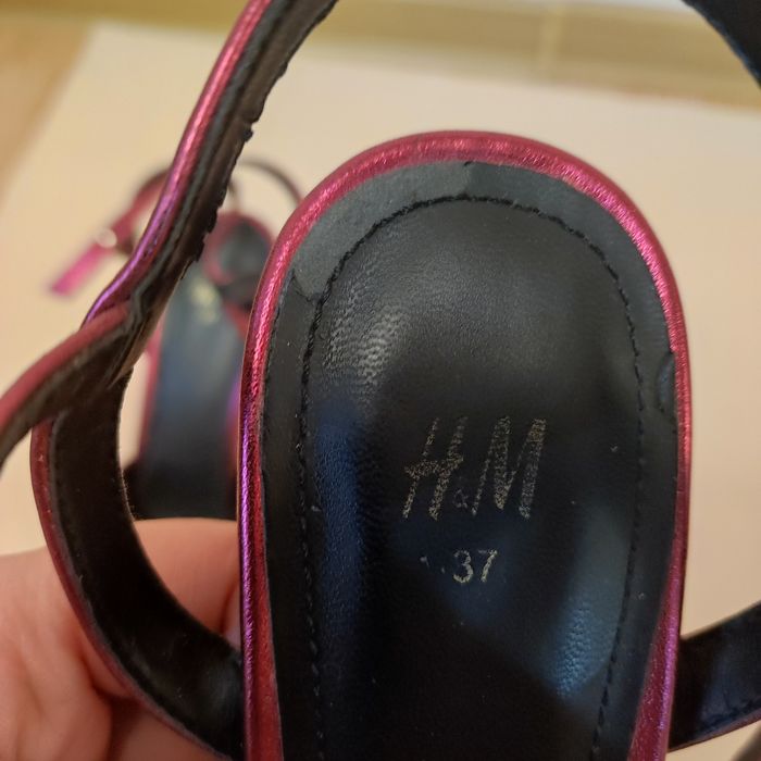 Босоножки бренда H&M в 37 размере