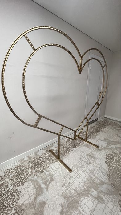 Фотозона сердечко 200