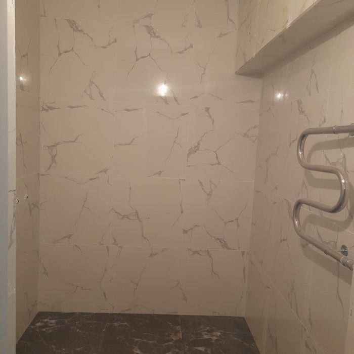 Укладка кафелья Потолок пластик.