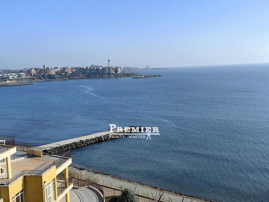 Студио с директна морска гледка