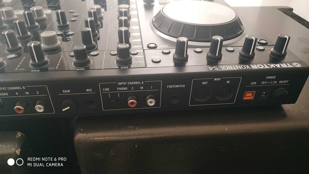 Traktor Kontrol S4 MK2 - DJ Контролер