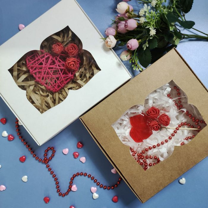 Пакеты и  коробки.