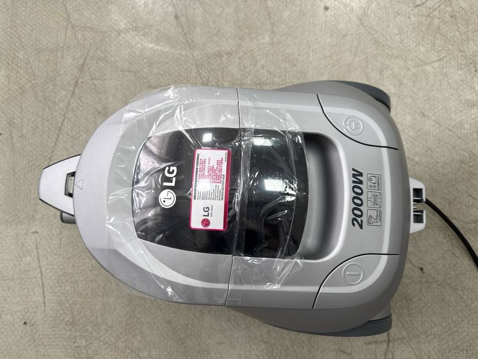 Продается пылесос LG 2000