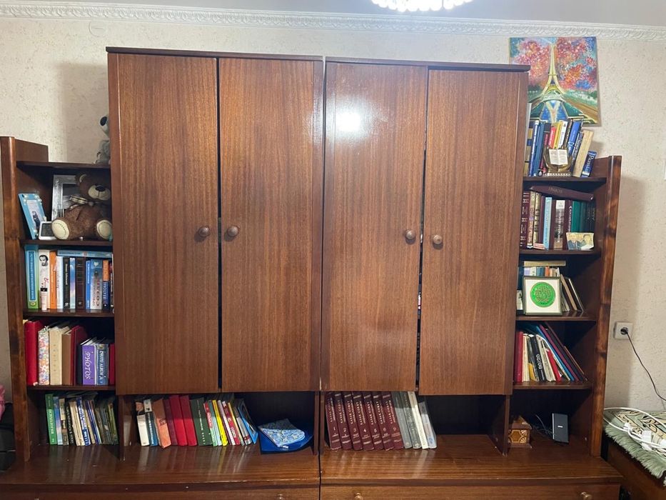 Продам  стенку производство Прибалтика бу