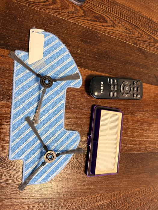 Aspirator robot Samsung Telecomanda, perii, pad spalare, filtru,cutter