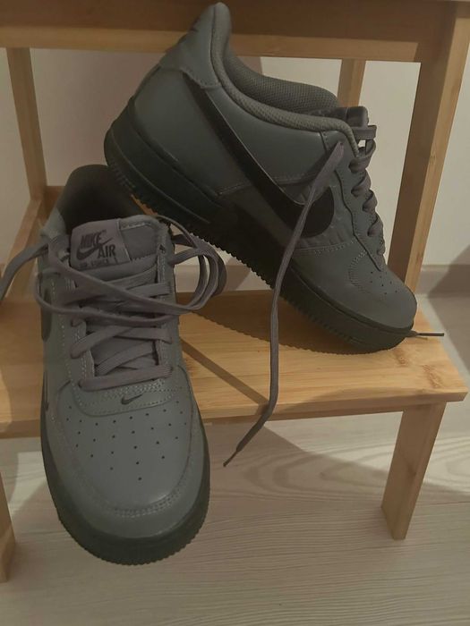 Nike Air Force 1 (GS) marimea 40 - gri antracit - originali - made in Indonesia