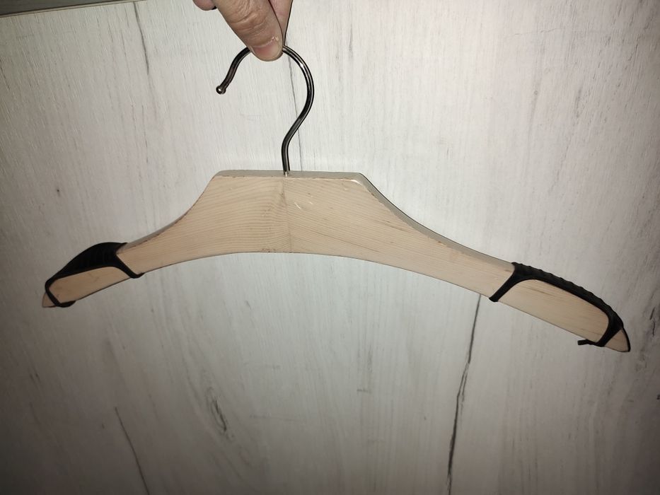 Вешалки для одежды