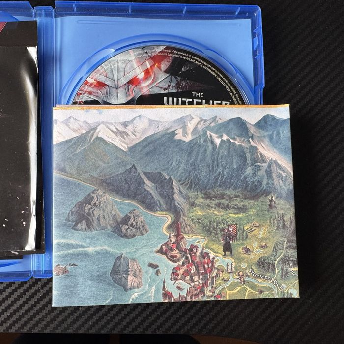 The Witcher 3: Wild Hunt колекционерско издание 2 диска и карта PS4 PS5 безплатен ъпдейт към PS5