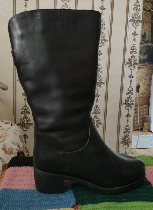 Продаю Кожаные Зимние Сапоги