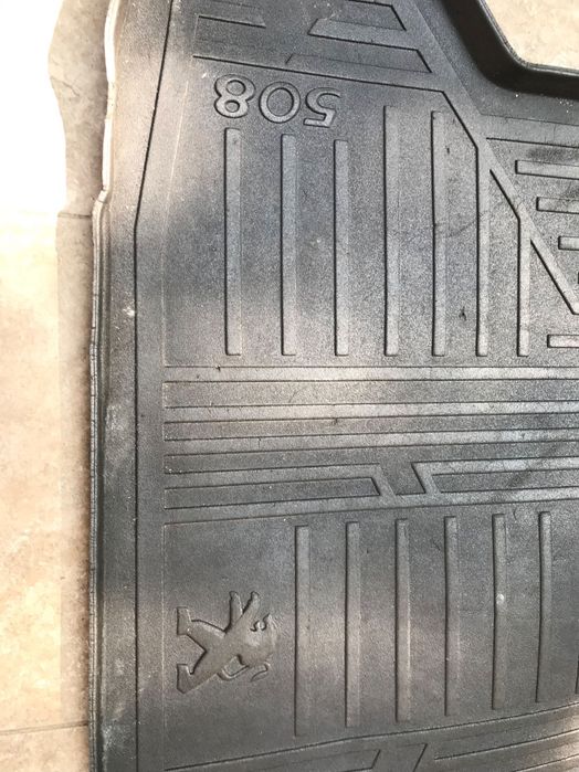 Subaru Legacy гумена стелка за багажник