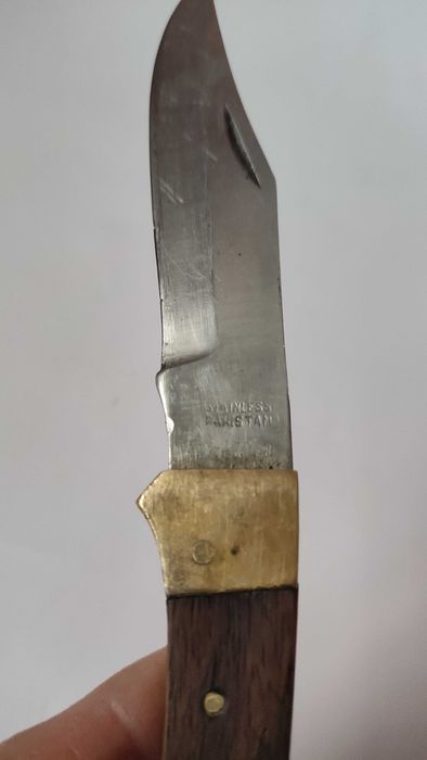 Сгъваема ножка с дръжка от дърво и месинг