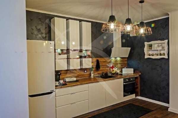 Продава се Многостаен апартамент в Пловдив, Център - 100 кв.м за 3000 €/кв.м - Снимка #3