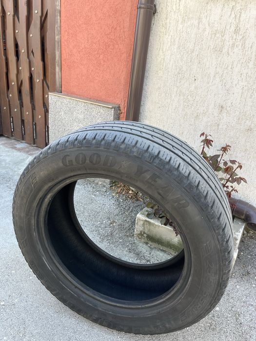 Комплект летни гуми 235,55,17, SUV, 240 лева.