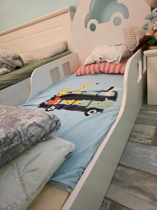 Продавам детско легло 160x80 с матрак