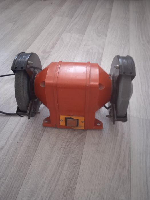 Наждачный станок