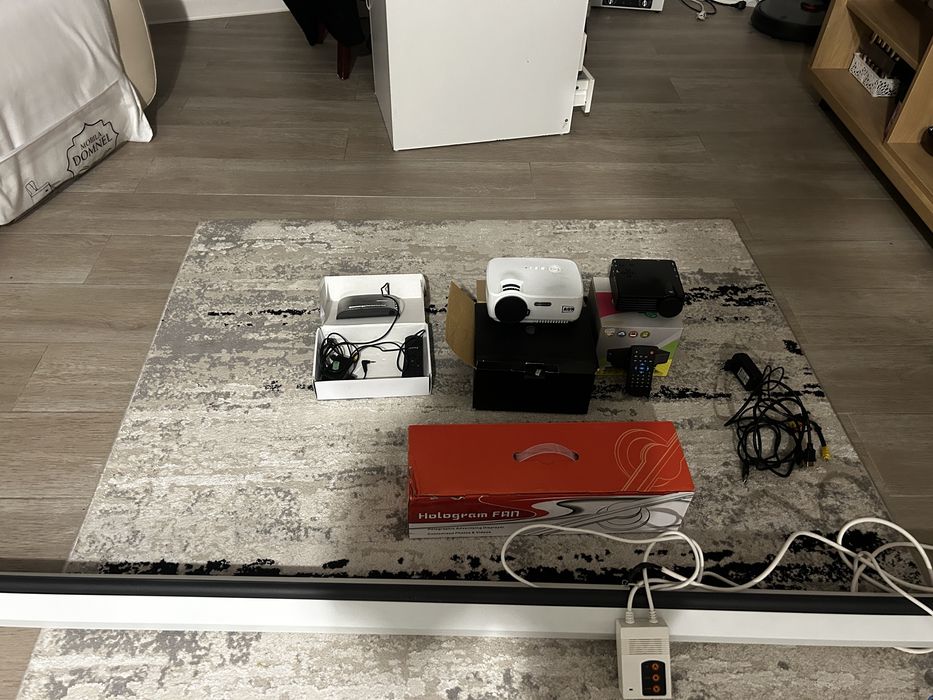 Video proiector , ecran , holograma , tv tuner