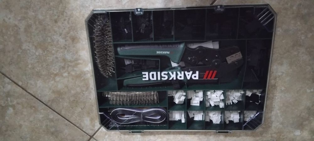 Seturi Scule Parkside, sigilate