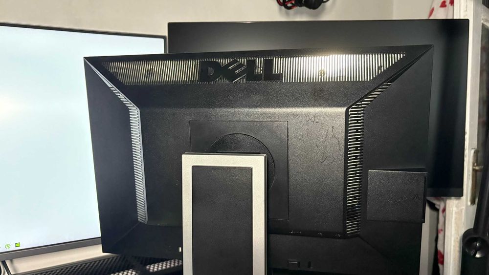 Vand monitor Dell 19"