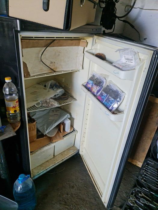 продам холодильник 130 см морозит хорошо