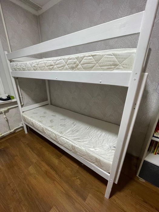 Продам 2х ярусную кровать