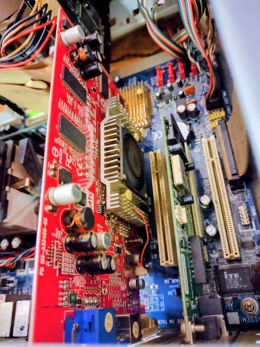 PC AMD Semron Windows XP-работещ!