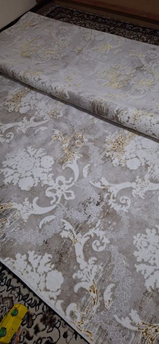 Yangi gilam sotiladi 4 ga 2.80