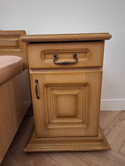 Mobilier dormitor, lemn masiv si pal