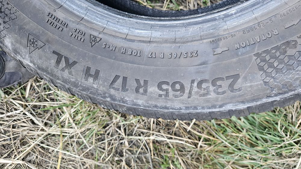 2бр гуми 235 65 17 дот 23 континентал