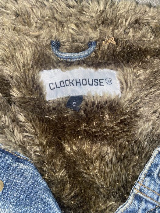 яке Clockhouse (м)