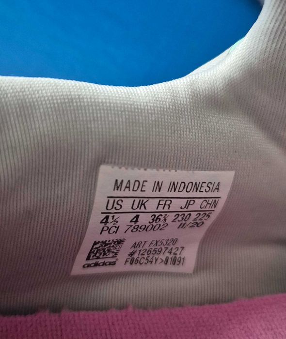 Маратонки adidas за момиче