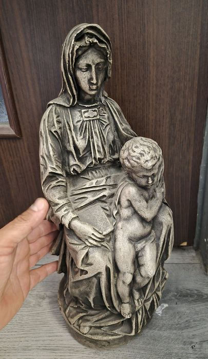 Statuetă deosebită Michelangelo Buonarrati Madonna Fecioara Maria cu Pruncul Iisus Sedes Sapientiae din ceramică fină, din anii 1950.