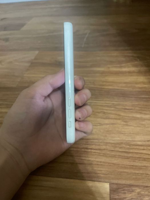 Iphone 5C в отличном состоянии