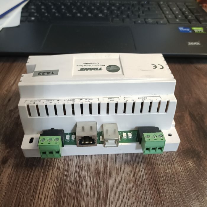 Контроллер Trane связи по протоколу с чиллером Trane